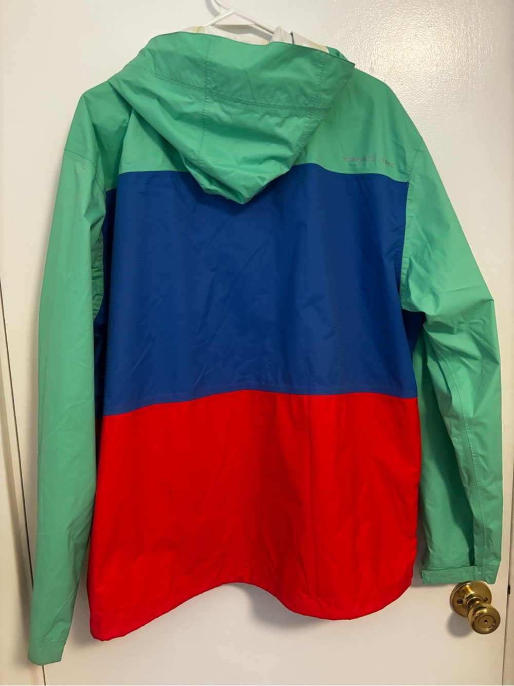 Vineyard Vines Men’s Colorblock Hooded Windbreaker Jacket - Green/Blue/Red - Picture 2 of 7